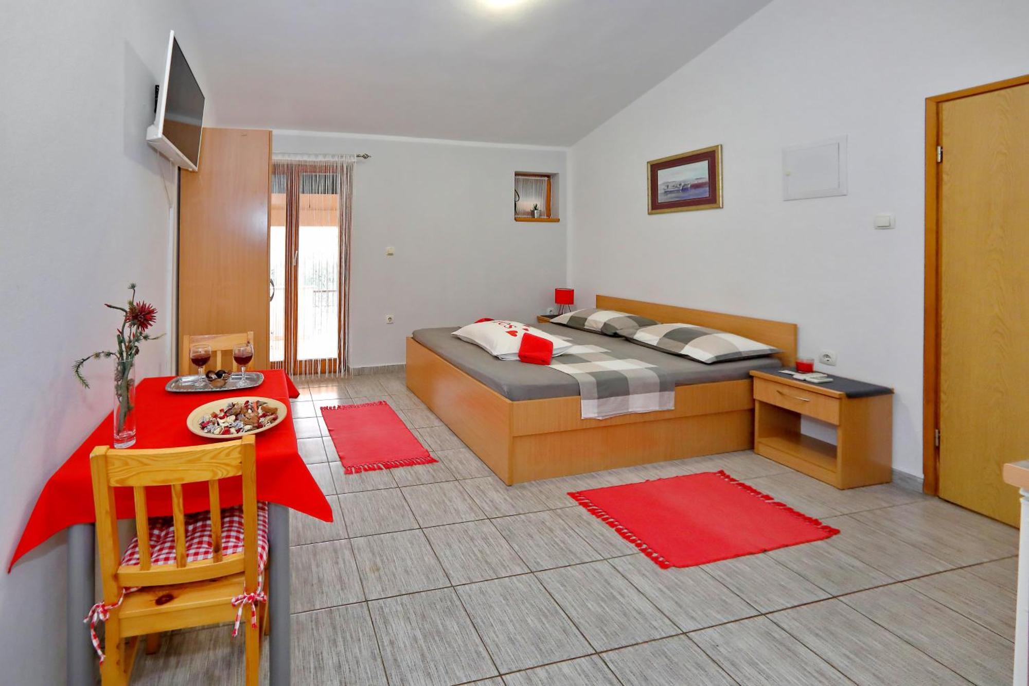 Zara & Duje Apartment